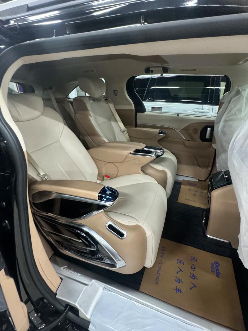 深度解析：罗伦士商务车，奢华与实用的完美结合